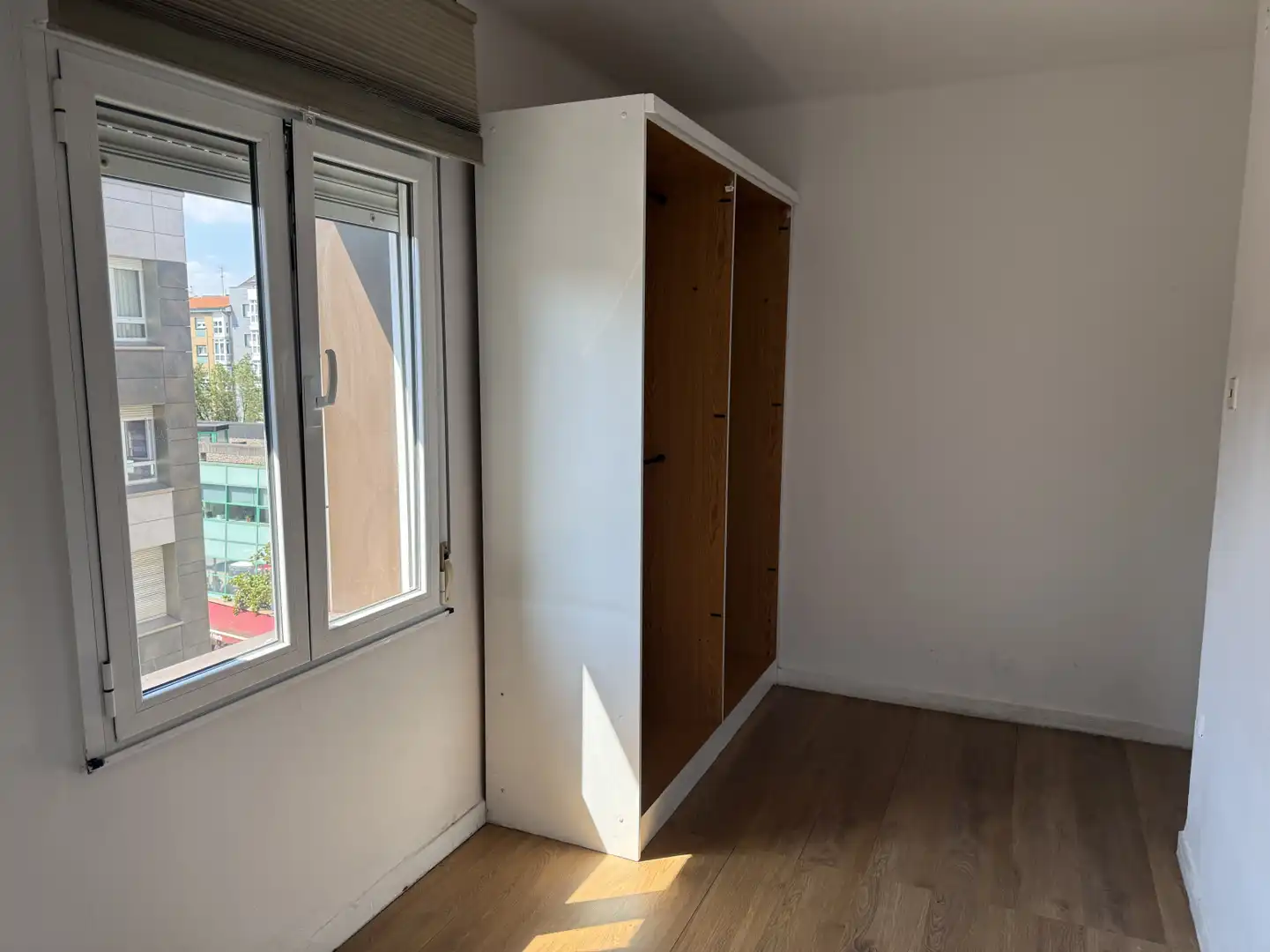 Dormitori de Pis en venda en Gijón  amb Jardí privat