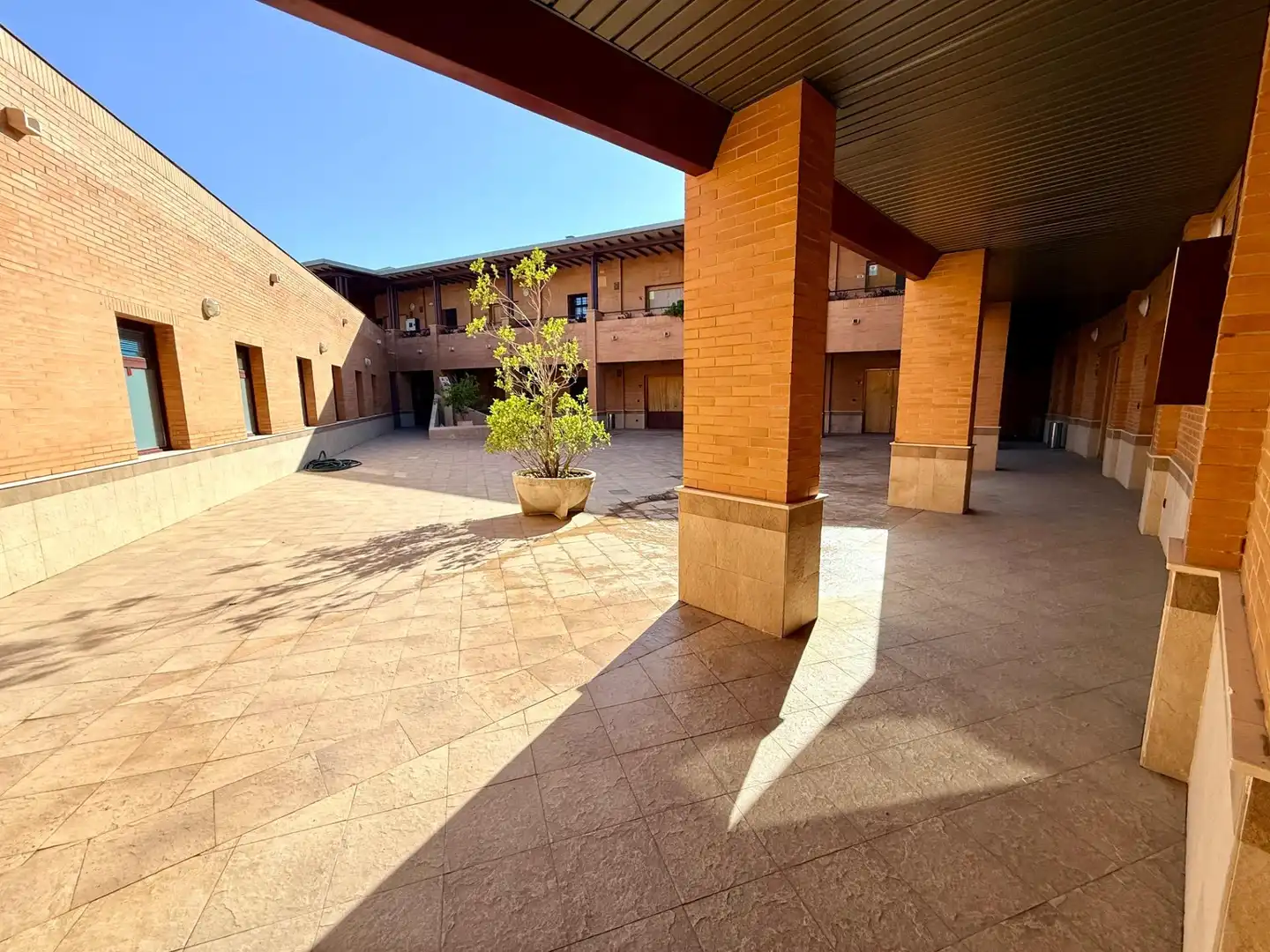 Außenansicht von Büro zur Miete in Sevilla