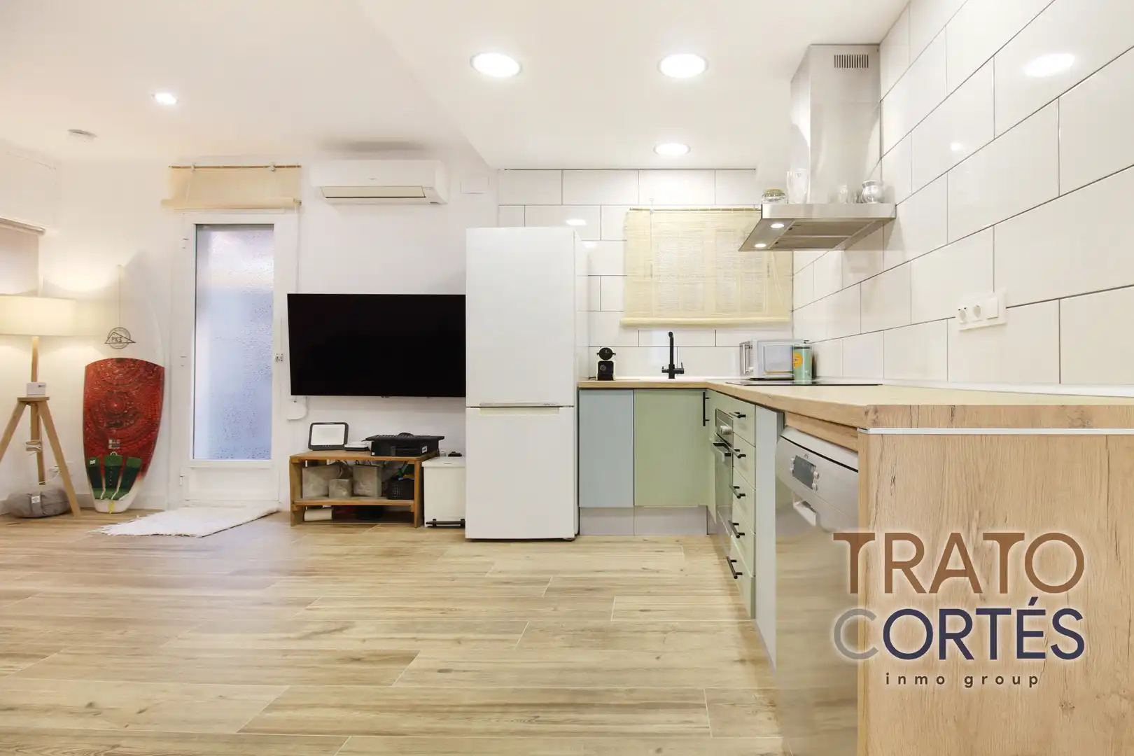 Kitchen of Ground floor for sale in Passeig Maragall