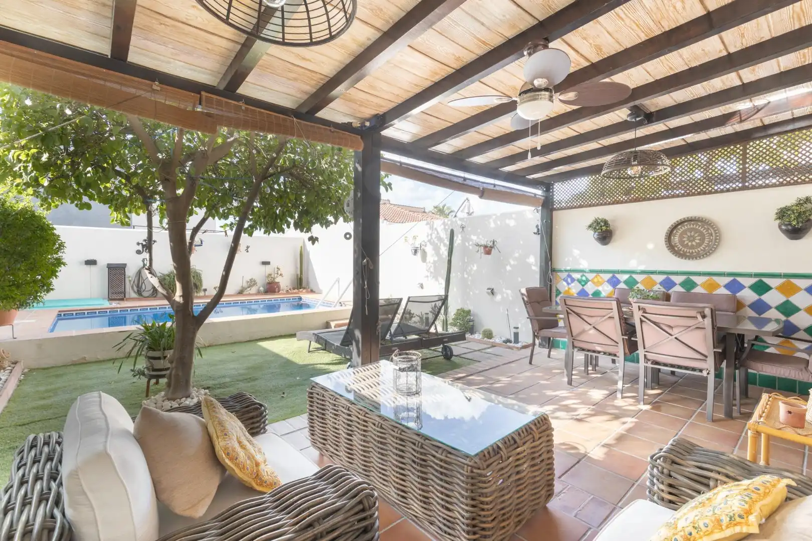 Adossat amb piscina en venda a Calle calle níspero 5