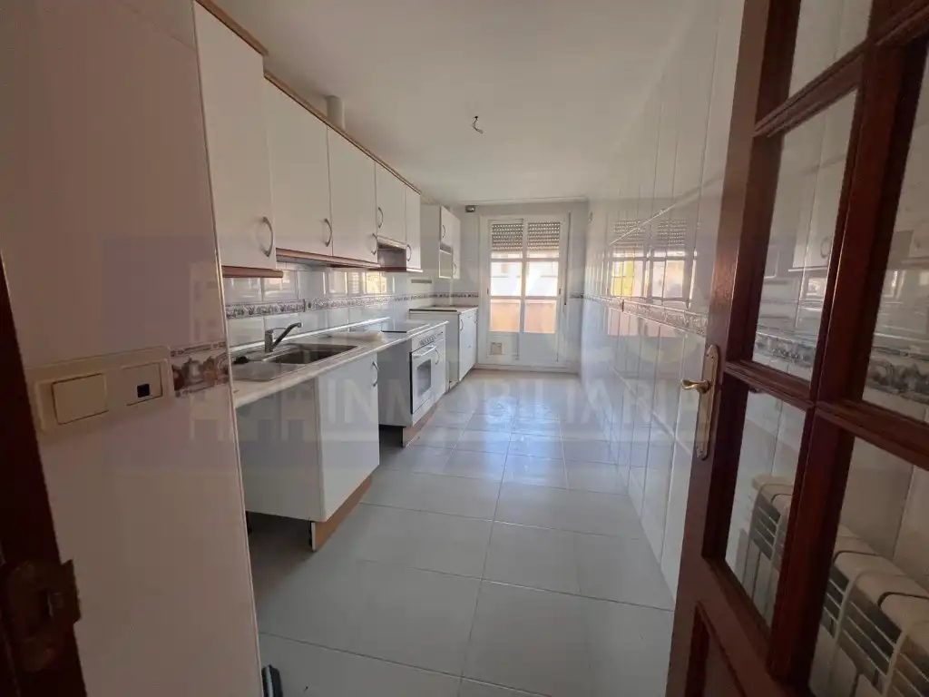Flat with terrace for sale in Calle Magdalena