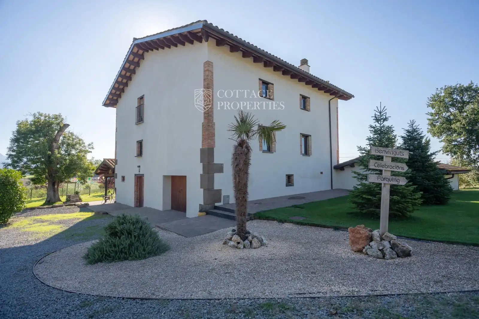 Vista exterior de Finca rústica en venta en Torelló con Terraza y Amueblado