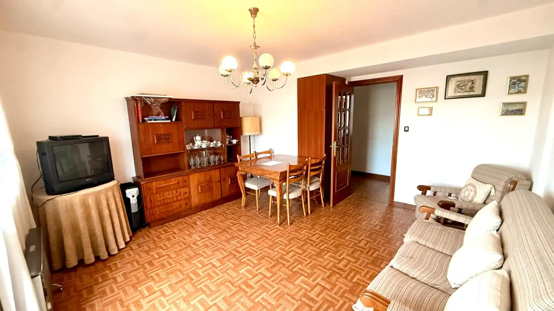 Sala de estar de Piso en venta en Ourense Capital  con Amueblado y Balcón