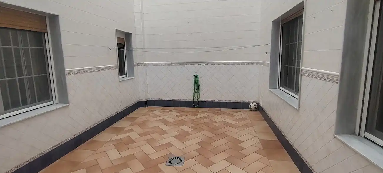 Wohnung zum Verkauf in Linares mit Klimaanlage und Heizung