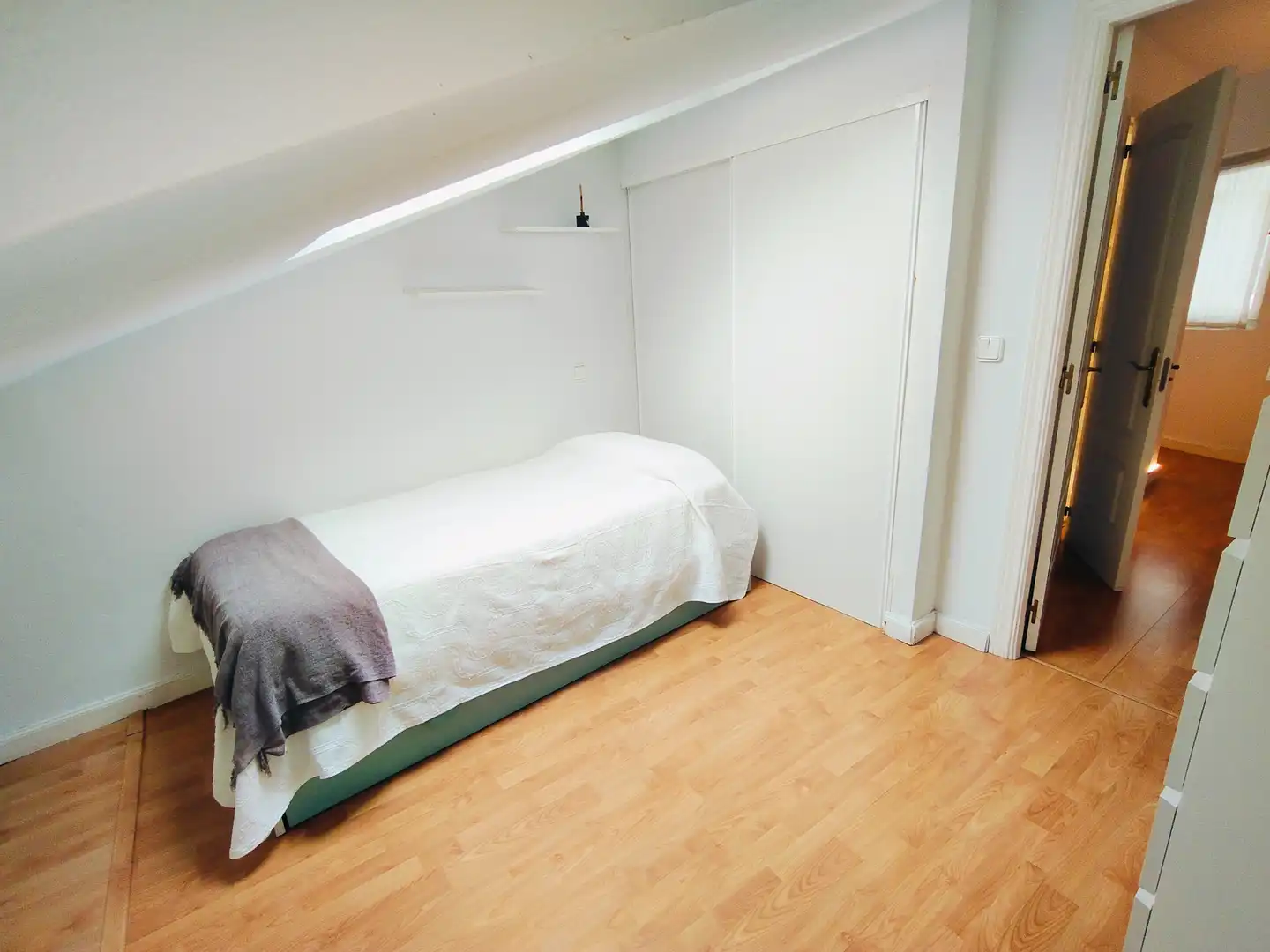 Habitación de Dúplex en venta en Santander con Calefacción, Parquet y Amueblado