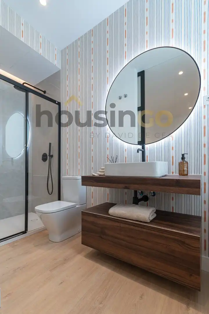 Badezimmer von Wohnung zum Verkauf in Madrid mit Klimaanlage, Heizung und Möbliert