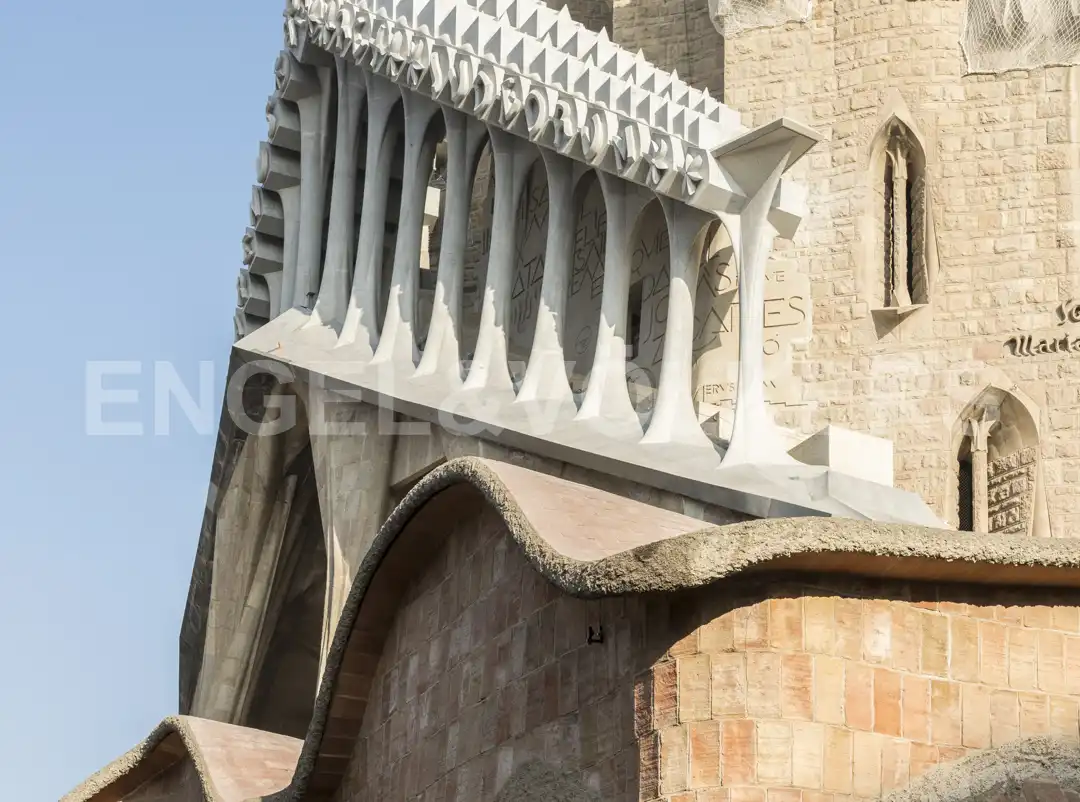 Vista exterior de Edificio en venta en Barcelona