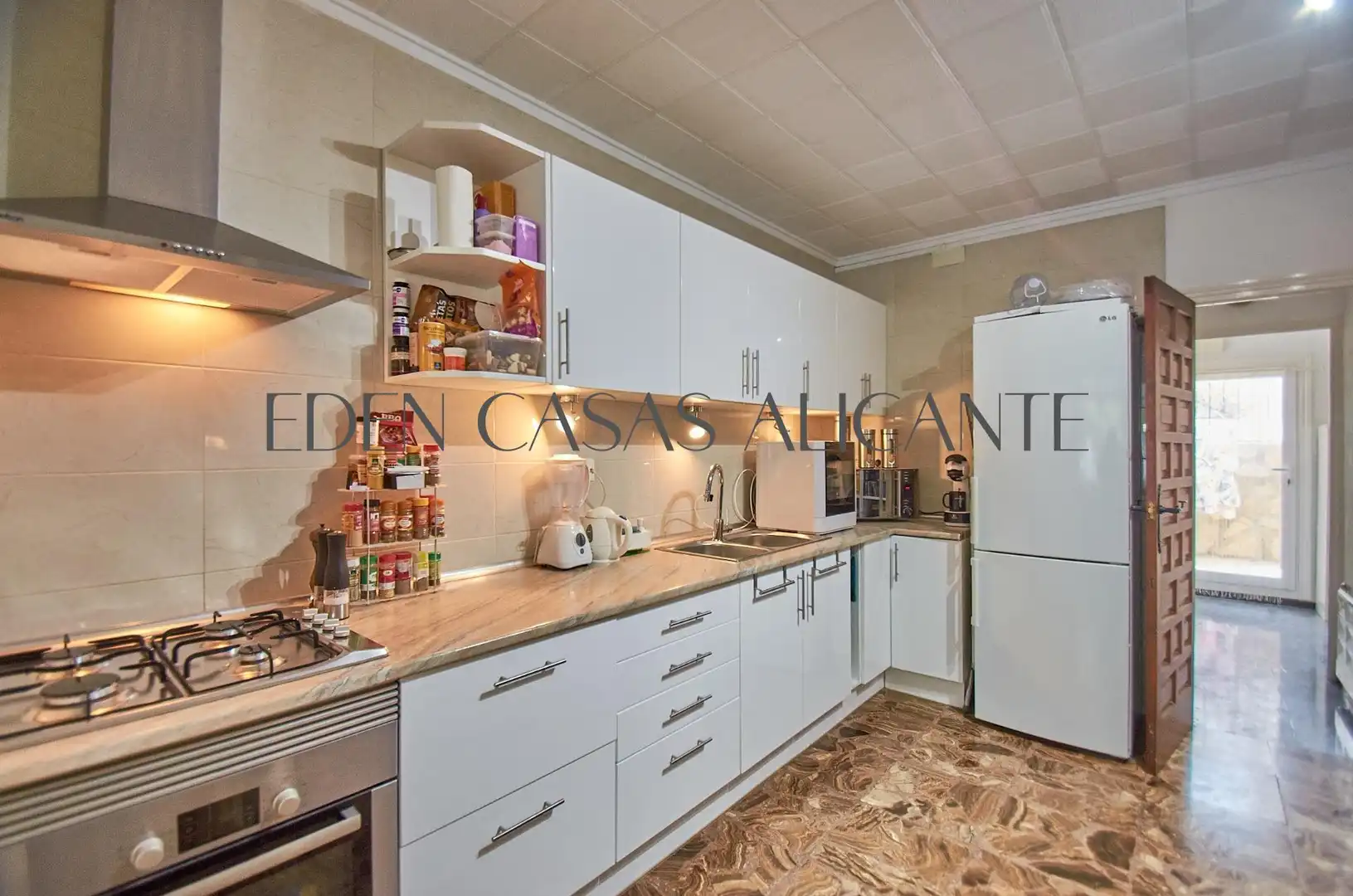 Cocina de Casa o chalet en venta en El Campello con Calefacción, Jardín privado y Terraza