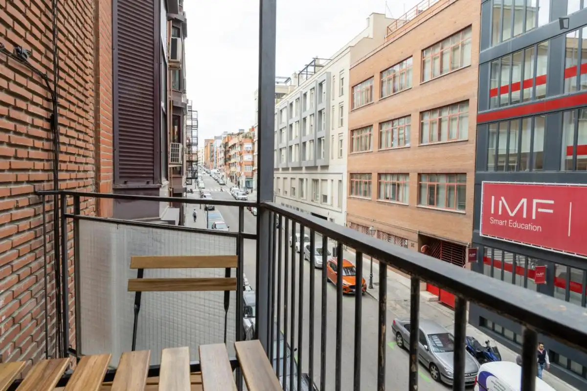 Terraza de Apartamento para compartir en Madrid con Calefacción, Amueblado y Horno