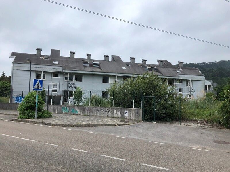 Vista exterior de Edificio en venta en Castañeda