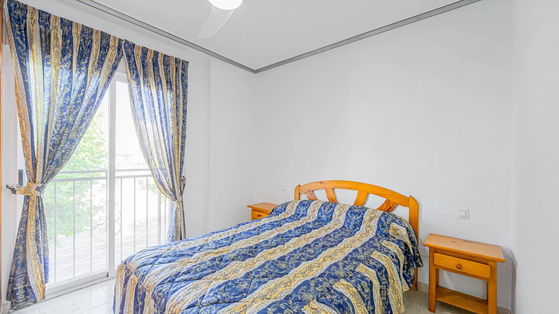 Habitación de Dúplex en venta en Torrevieja con Aire acondicionado, Jardín privado y Trastero
