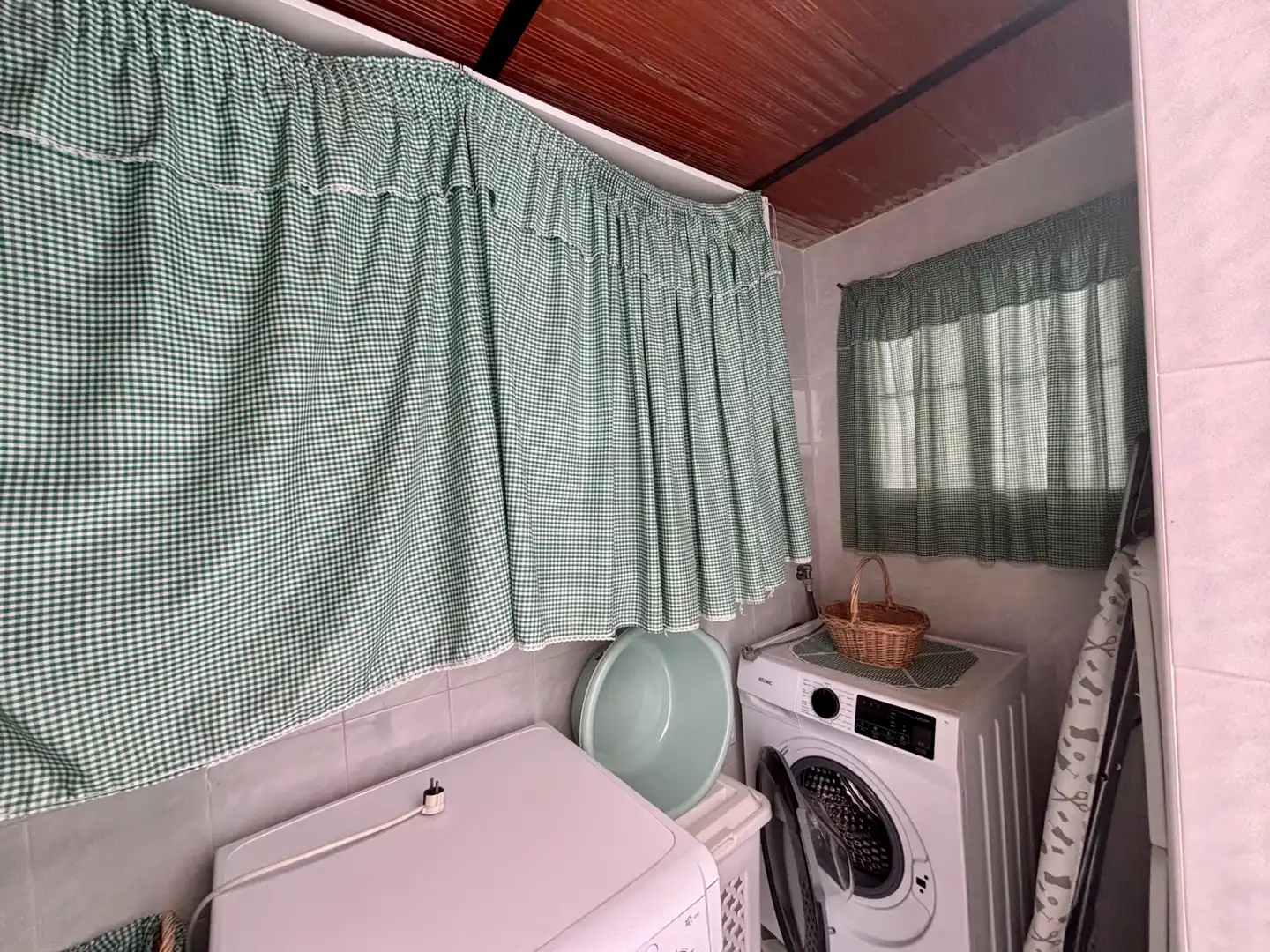 Badezimmer von Einfamilien-Reihenhaus zur Miete in Mijas mit Klimaanlage, Heizung und Möbliert