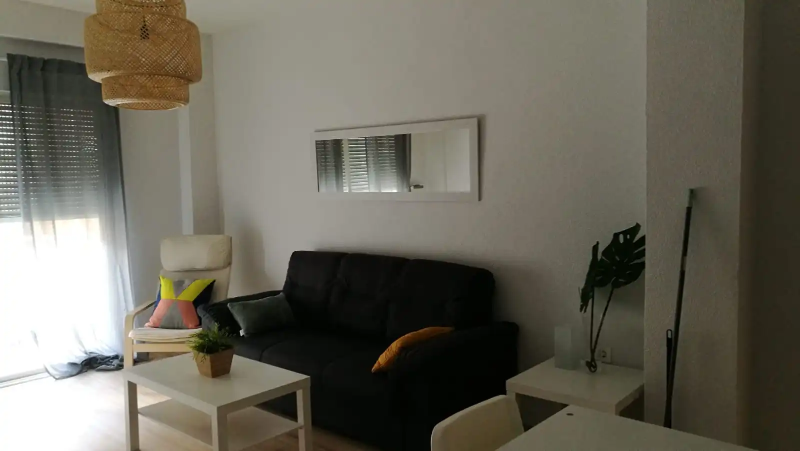 Living room of Flat for rent in Granada  with Air Conditioner, Heating and Furnished