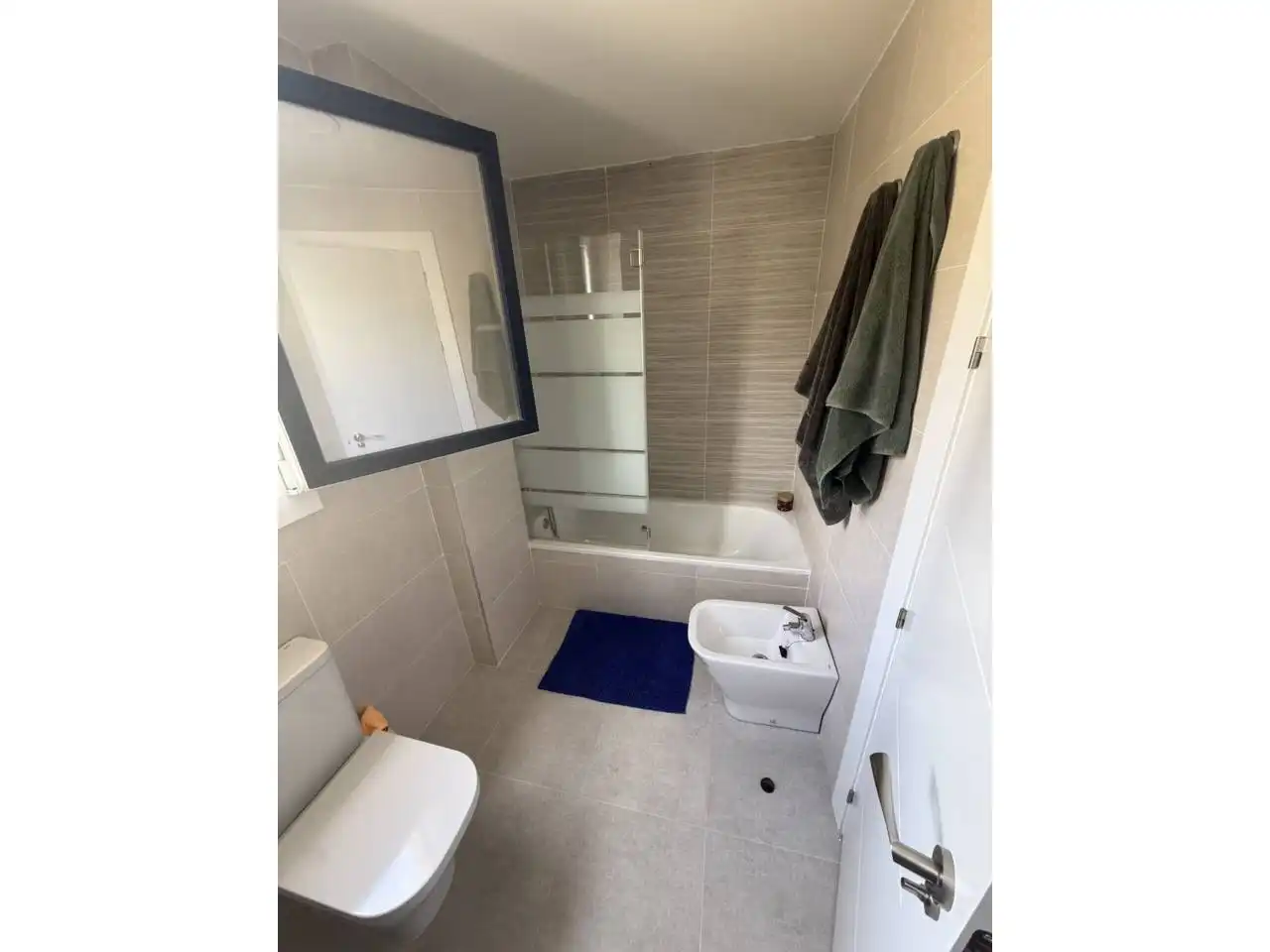 Badezimmer von Dachboden zur Miete in Almuñécar mit Klimaanlage, Terrasse und Möbliert