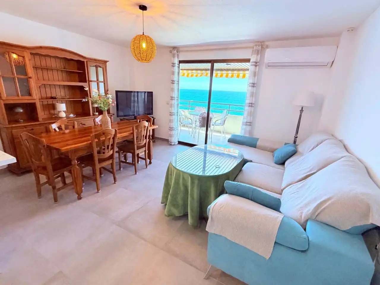 Living room of Apartments for sale in Almuñécar  with Air Conditioner and Terrace