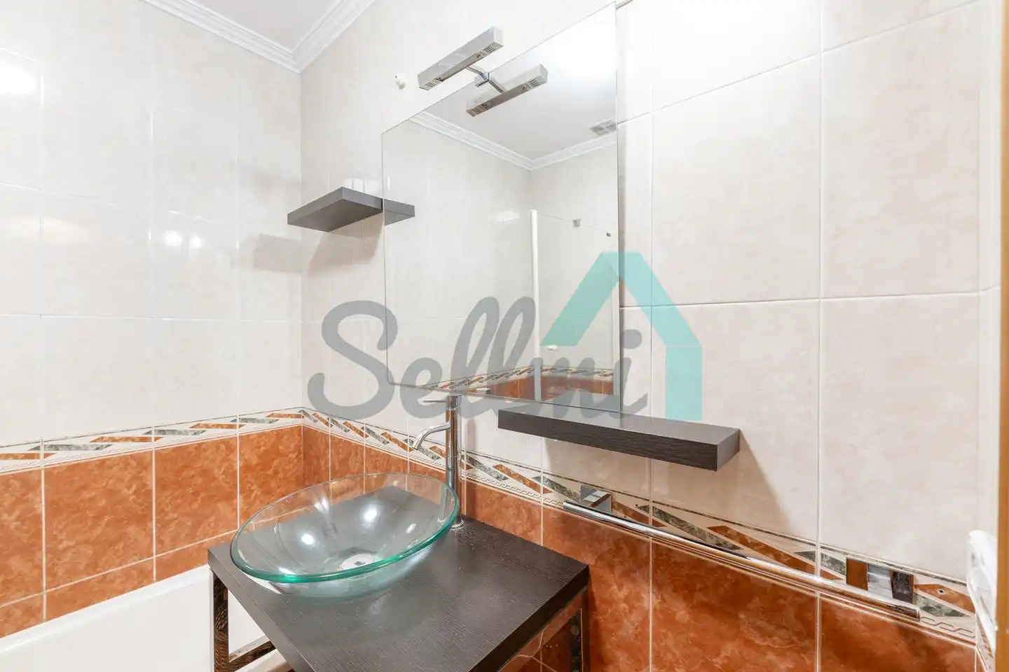 Bathroom of Flat for rent in Gijón   with Heating, Parquet flooring and Furnished