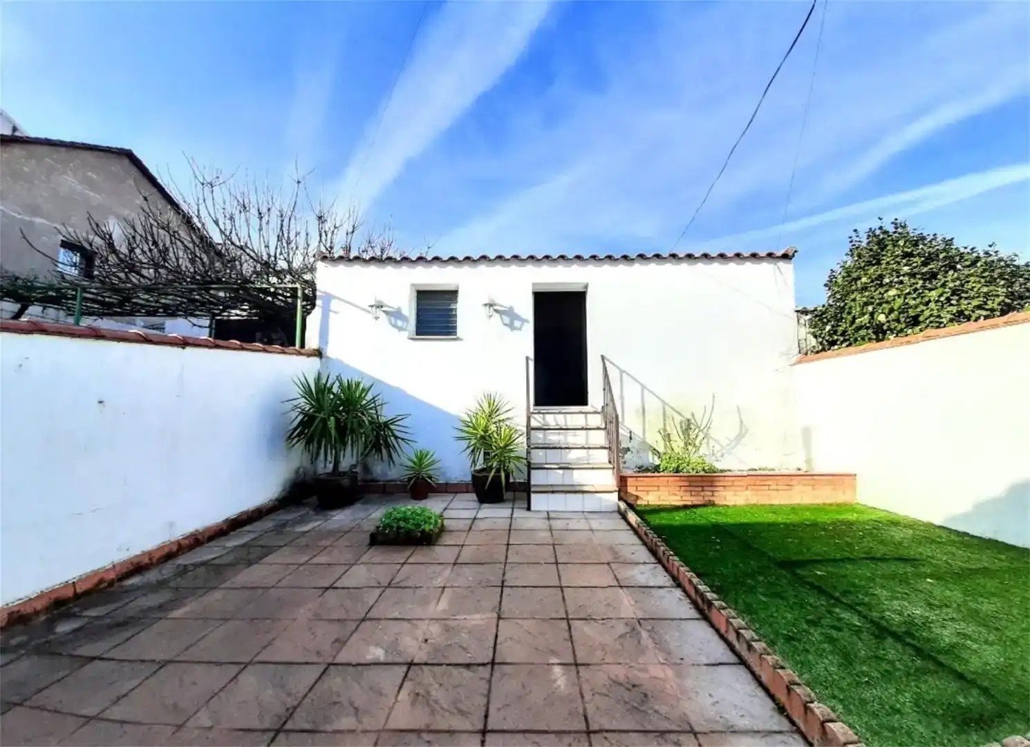 Vista exterior de Planta baja en venta en Valverde del Fresno con Aire acondicionado, Trastero y Amueblado
