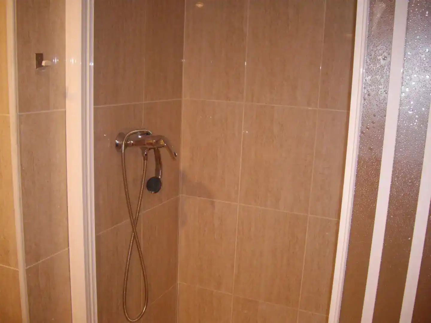 Bathroom of Commercial properties for rent in Villena  with Air Conditioner