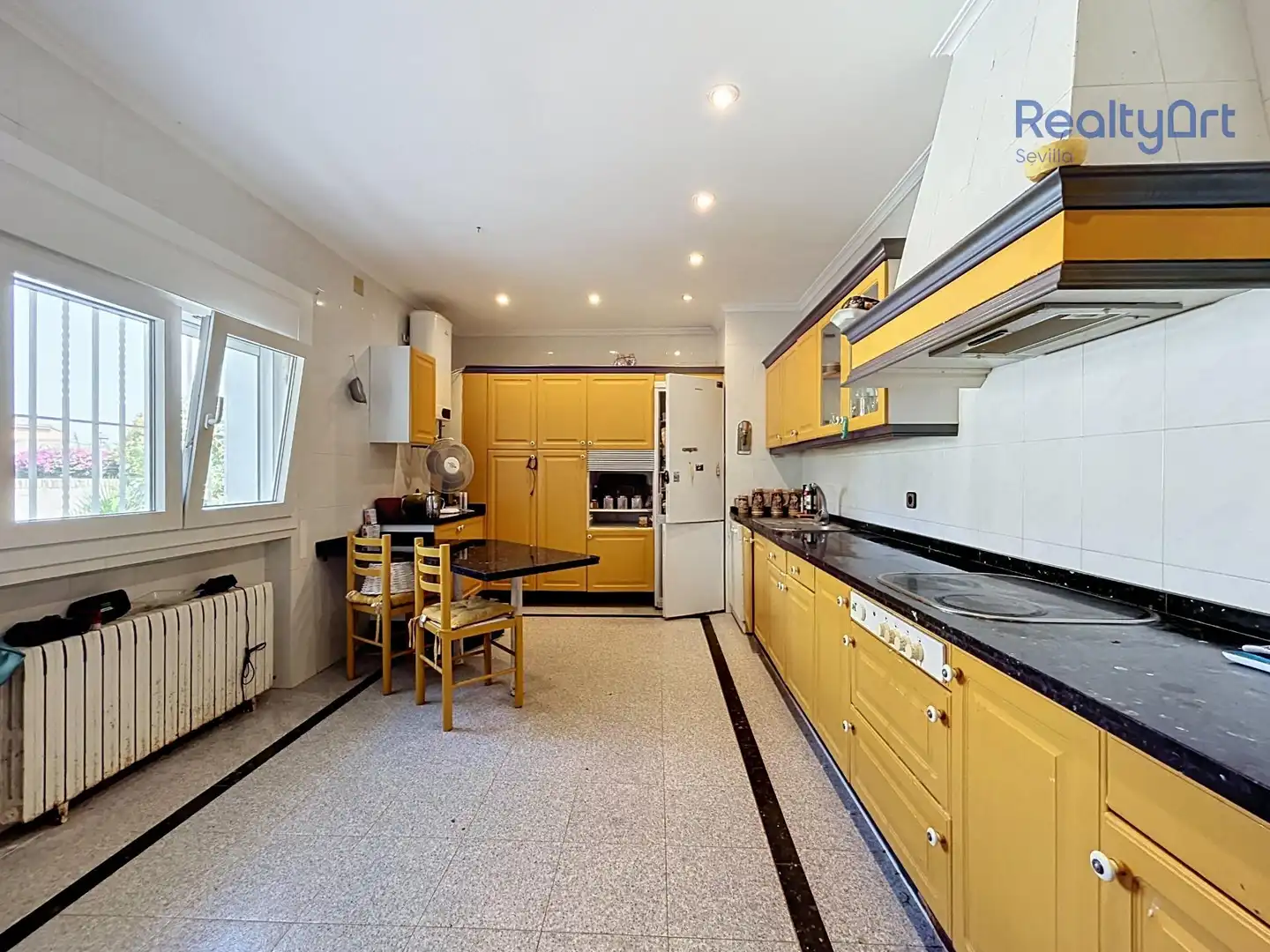 Kitchen of Houses for sale in Alcalá de Guadaira  with Air Conditioner, Heating and Private garden