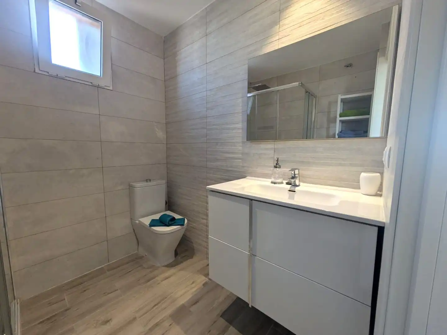 Badezimmer von Dachboden zur Miete in Valencia mit Klimaanlage, Heizung und Terrasse