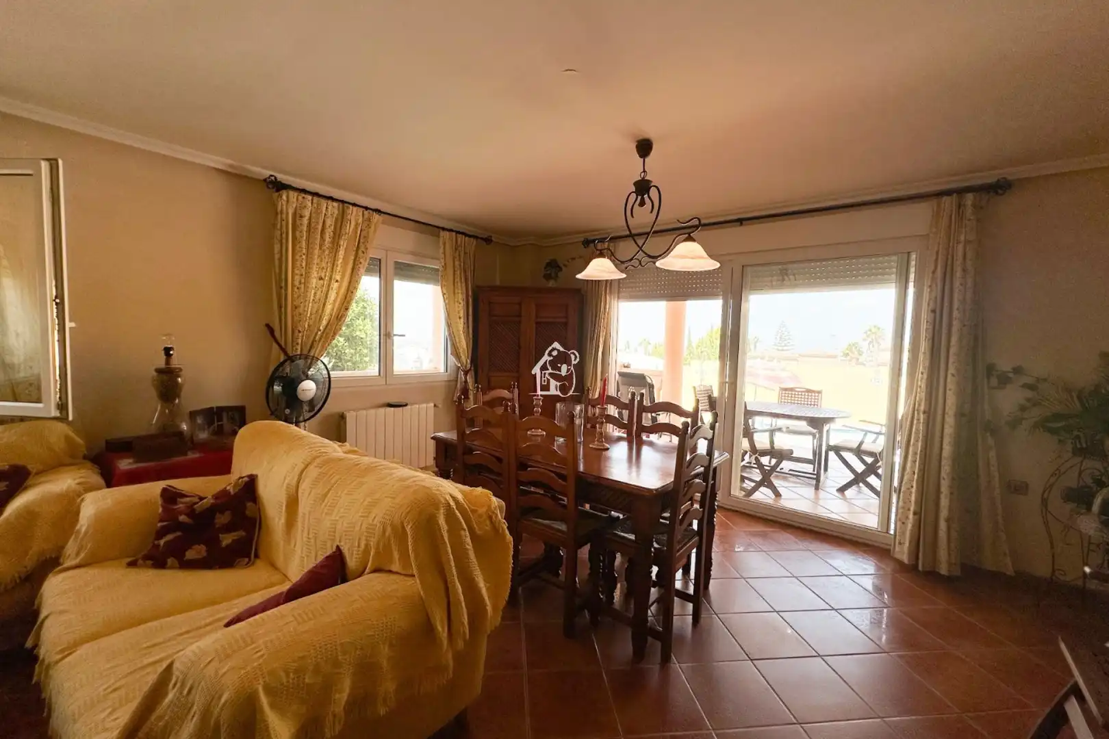 Menjador de Finca rústica de lloguer en San Miguel de Salinas amb Aire condicionat, Jardí privat i Terrassa