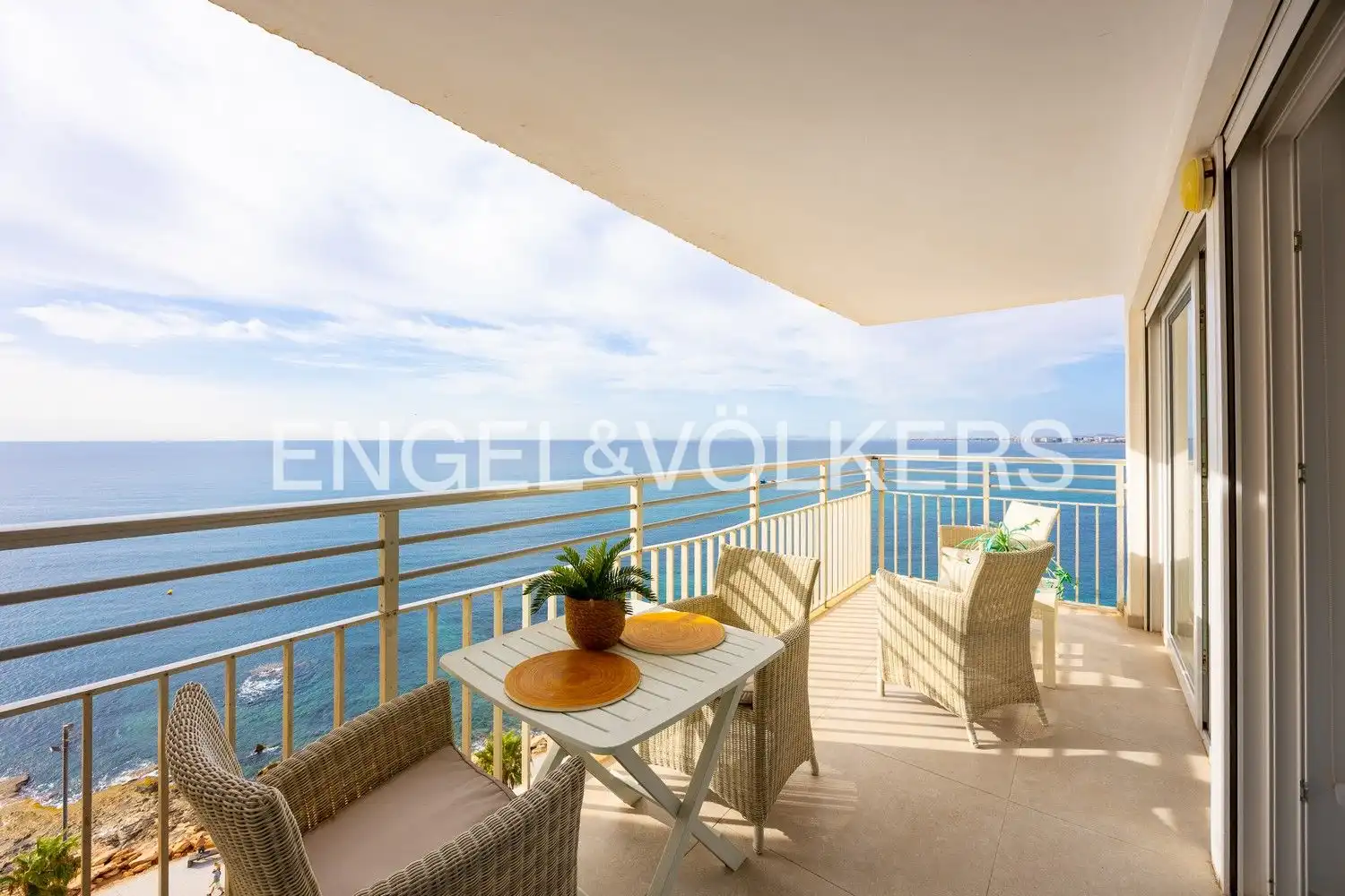 Flat with terrace for sale in Playa del Cura