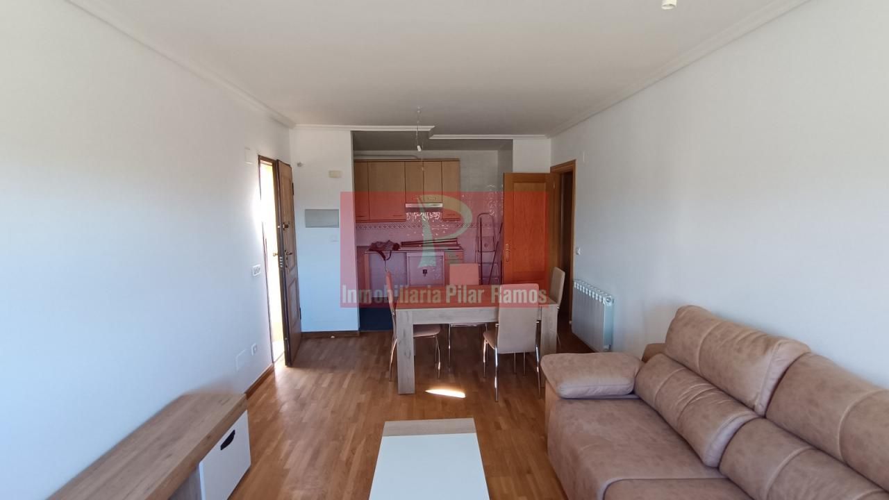 Sala d'estar de Casa o xalet de lloguer en Valverde de la Virgen amb Calefacció