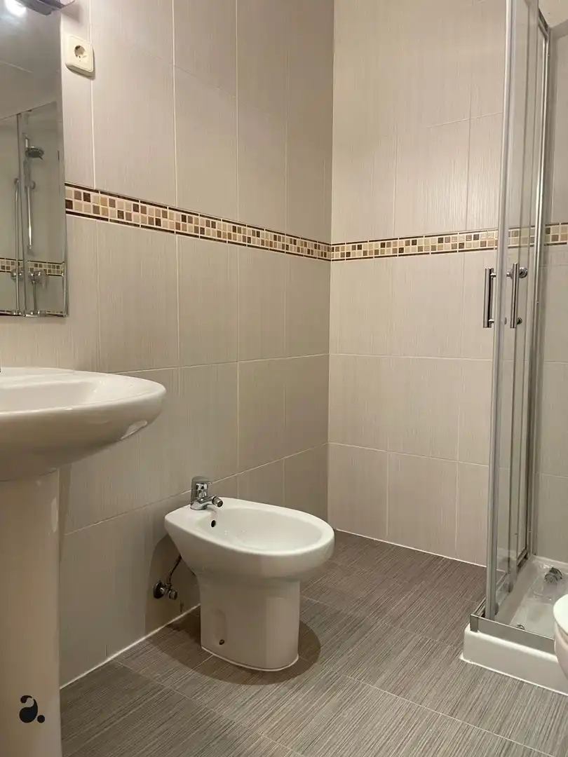 Baño de Piso en venta en Navalagamella con Calefacción, Terraza y Amueblado