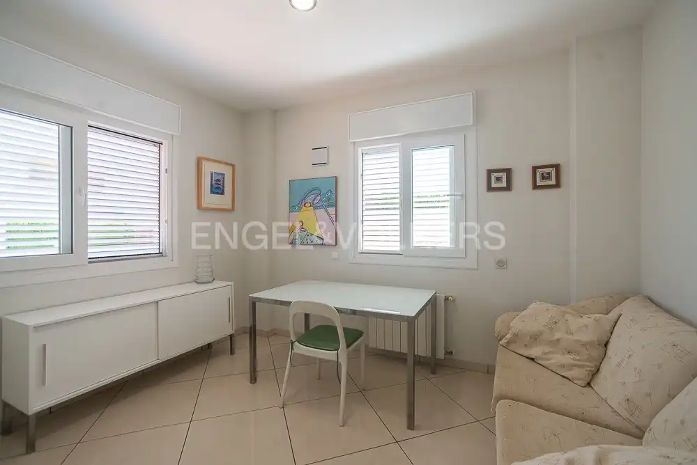 Sala d'estar de Casa o xalet en venda en Benicasim / Benicàssim amb Calefacció, Jardí privat i Terrassa