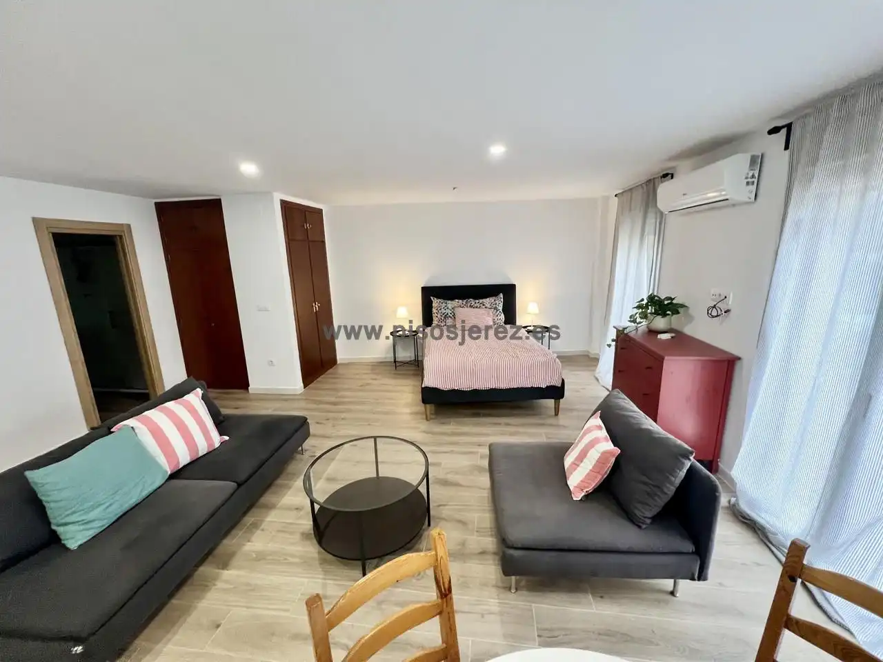 Study for rent in Calle Santo Domingo, Divina Pastora - La Yeguada