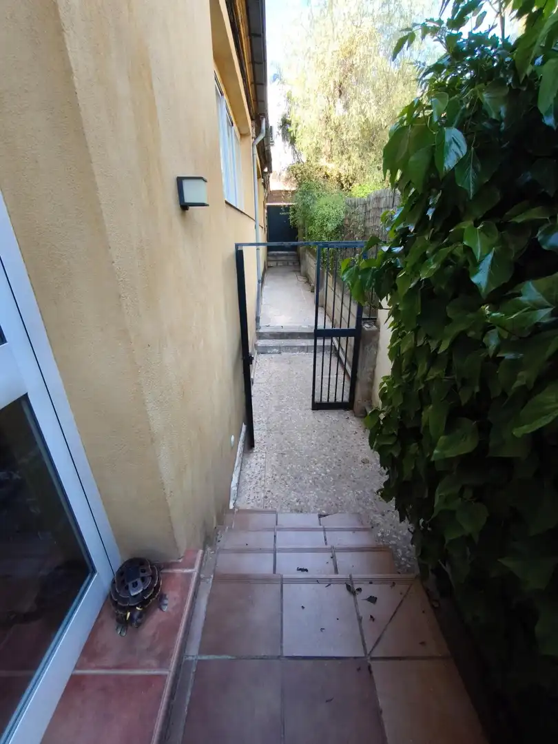 Aparcament de Pis de lloguer en Huétor Vega amb Aire condicionat, Calefacció i Jardí privat