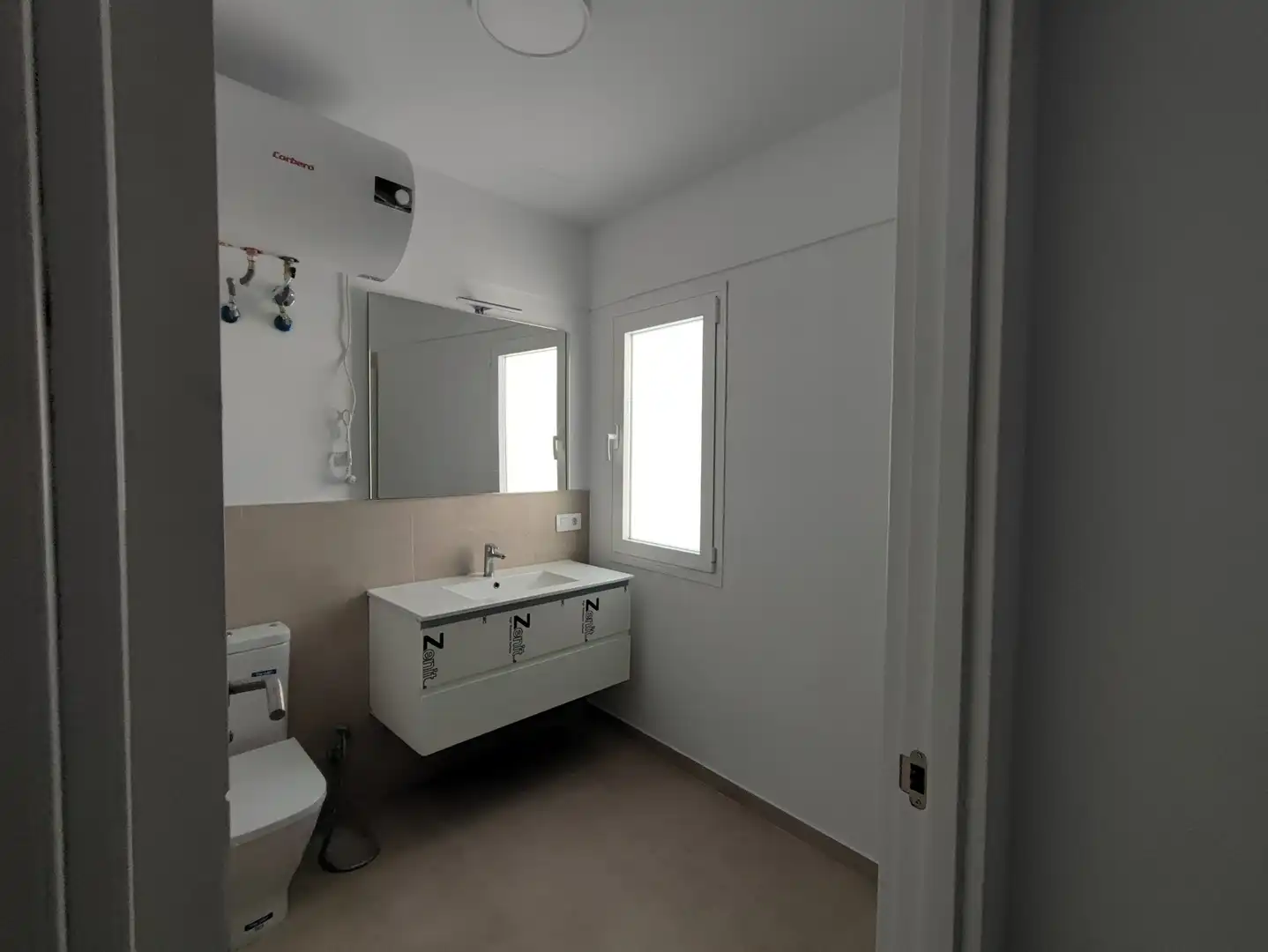 Badezimmer von Wohnung zur Miete in Santa Cruz de Tenerife mit Klimaanlage, Terrasse und Ofen