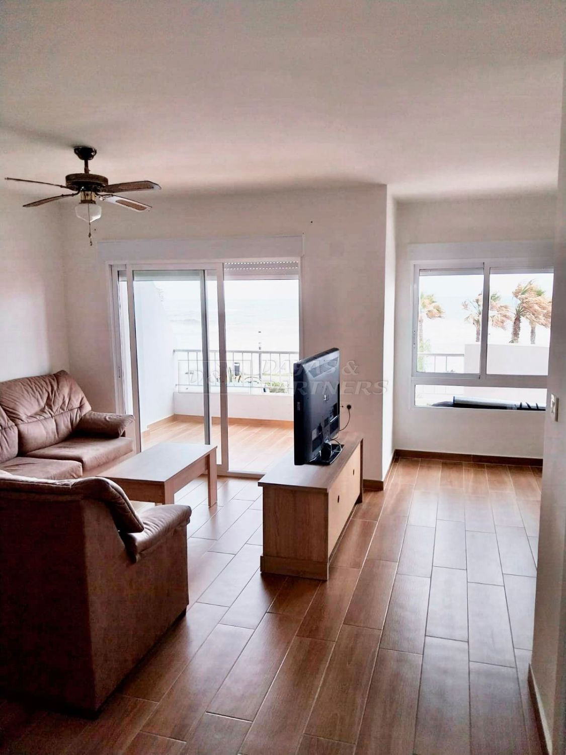 Sala d'estar de Pis de lloguer en Torrevieja amb Piscina comunitària