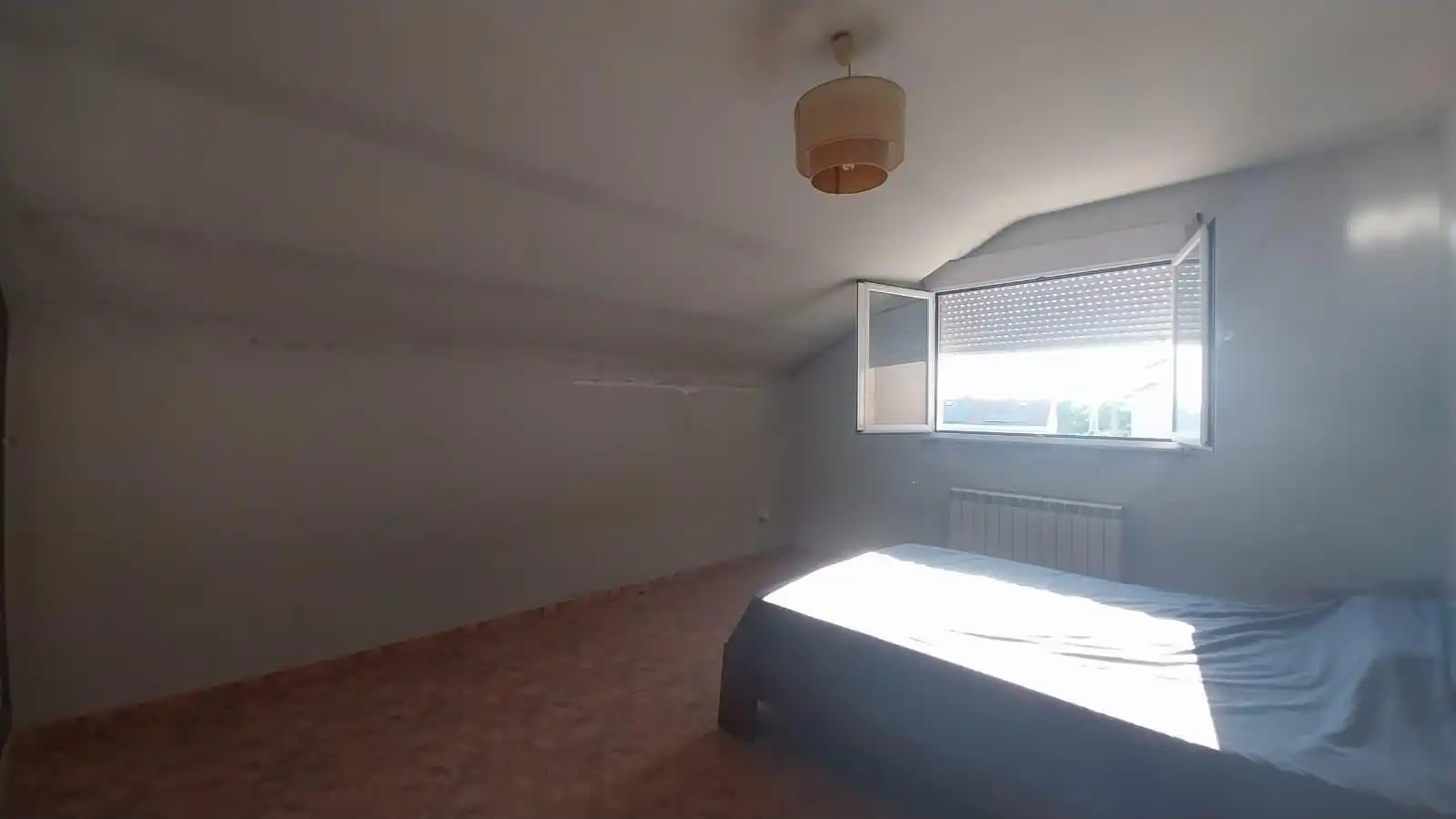 Dormitori de Casa adosada en venda en Tudela de Duero amb Calefacció i Terrassa