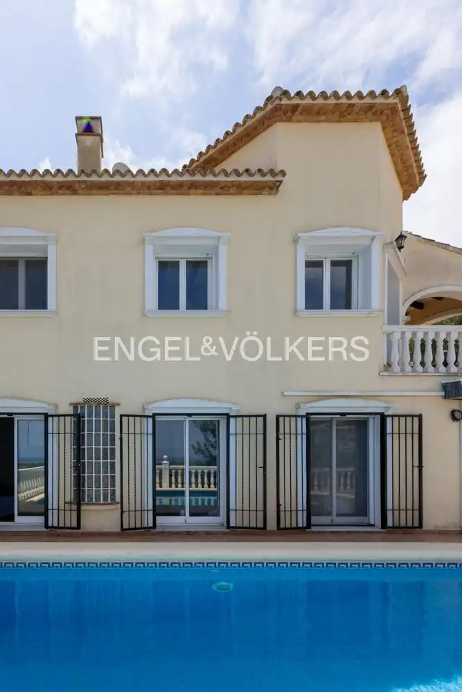 Vista exterior de Casa o xalet en venda en Pedreguer amb Aire condicionat, Calefacció i Jardí privat