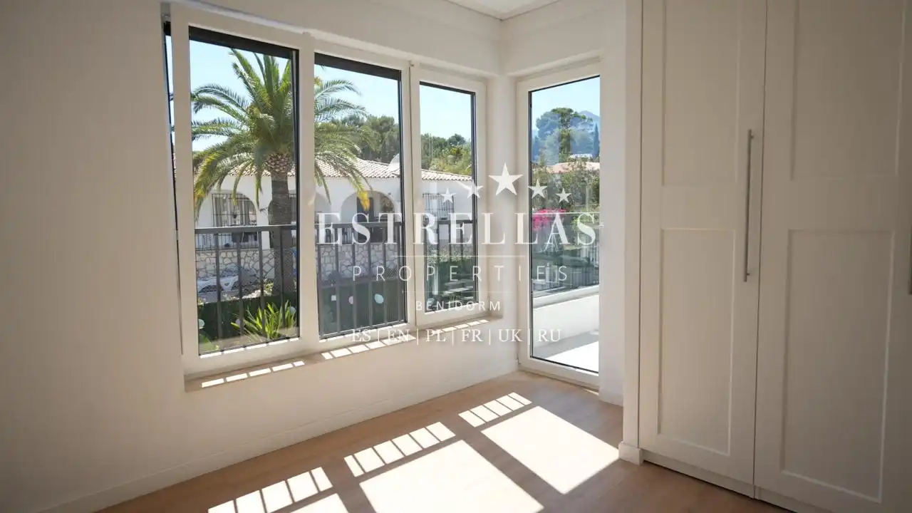 Habitación de Casa o chalet en venta en La Nucia con Aire acondicionado, Calefacción y Jardín privado