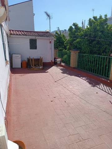 Casa adosada en Venta en Calle Ángel Solans en Barrio León