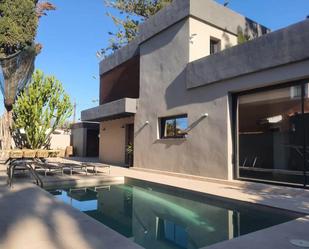 Vista exterior de Casa o xalet de lloguer en Marbella amb Aire condicionat, Terrassa i Piscina