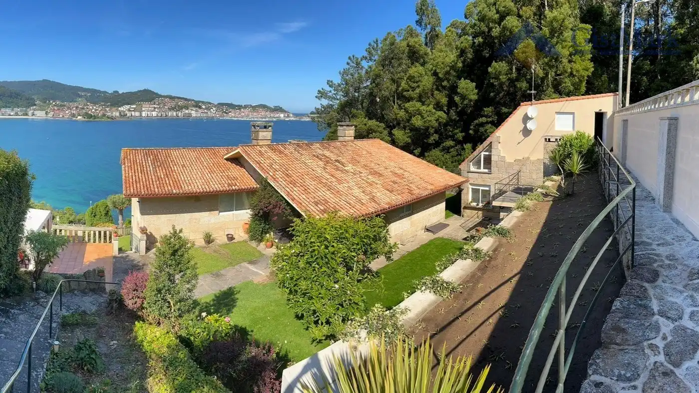 Vista exterior de Casa o chalet en venta en Nigrán con Calefacción, Jardín privado y Terraza