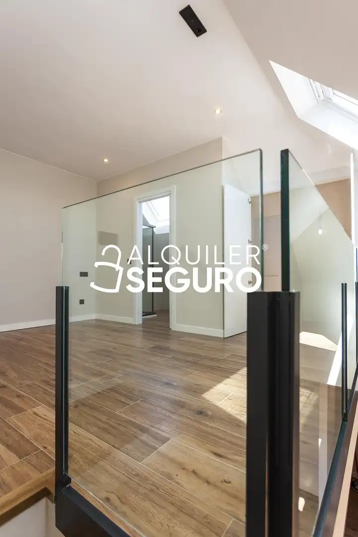 Ático de alquiler en Madrid con Aire acondicionado, Calefacción y Trastero