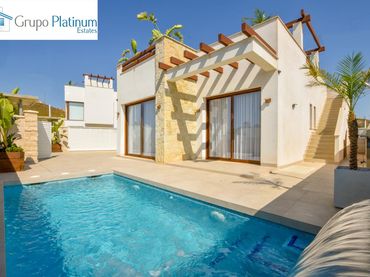 Chalet con piscina en venta en Cala Marqués