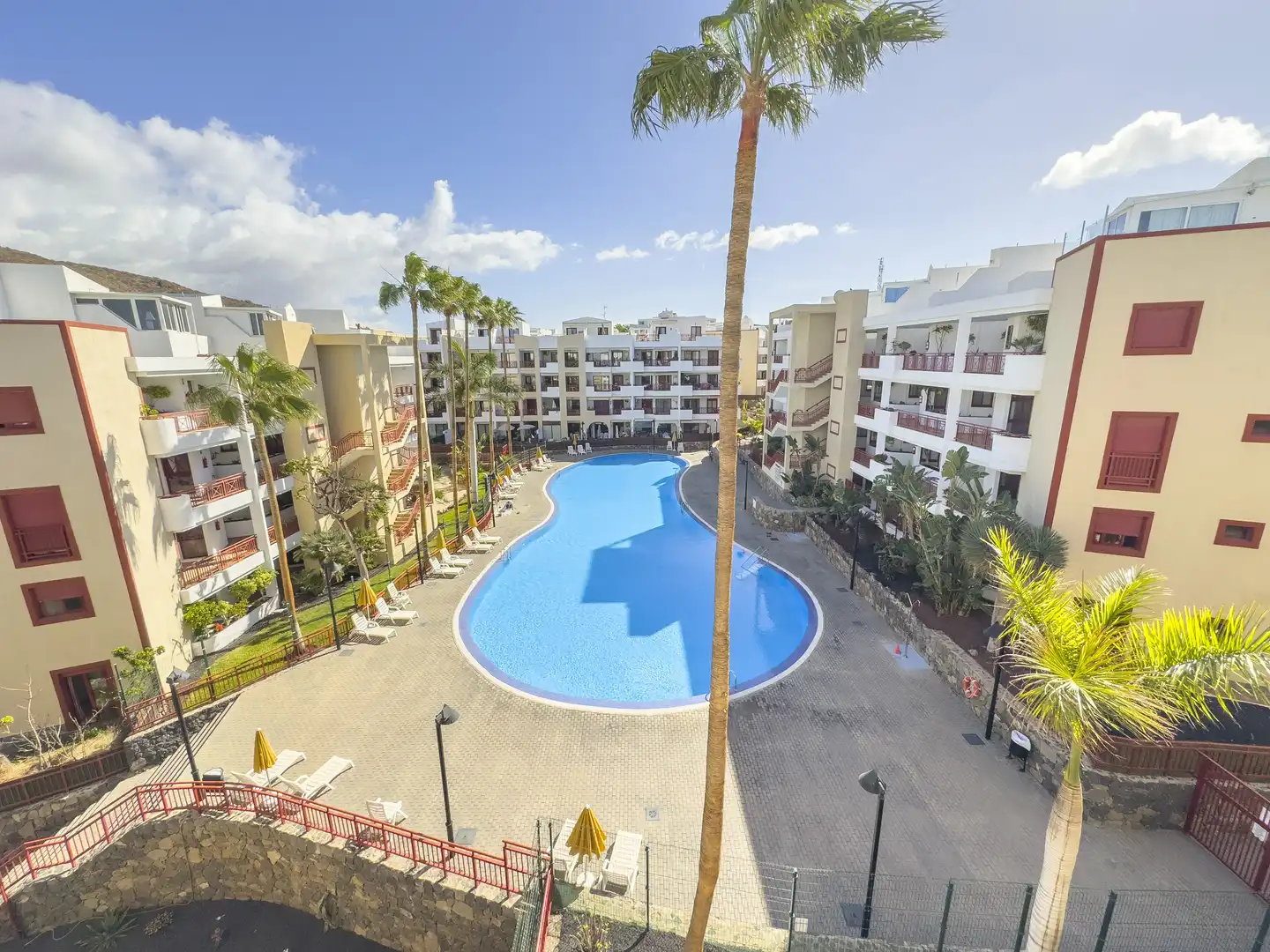 Vista exterior de Dúplex en venda en Arona amb Terrassa, Traster i Piscina
