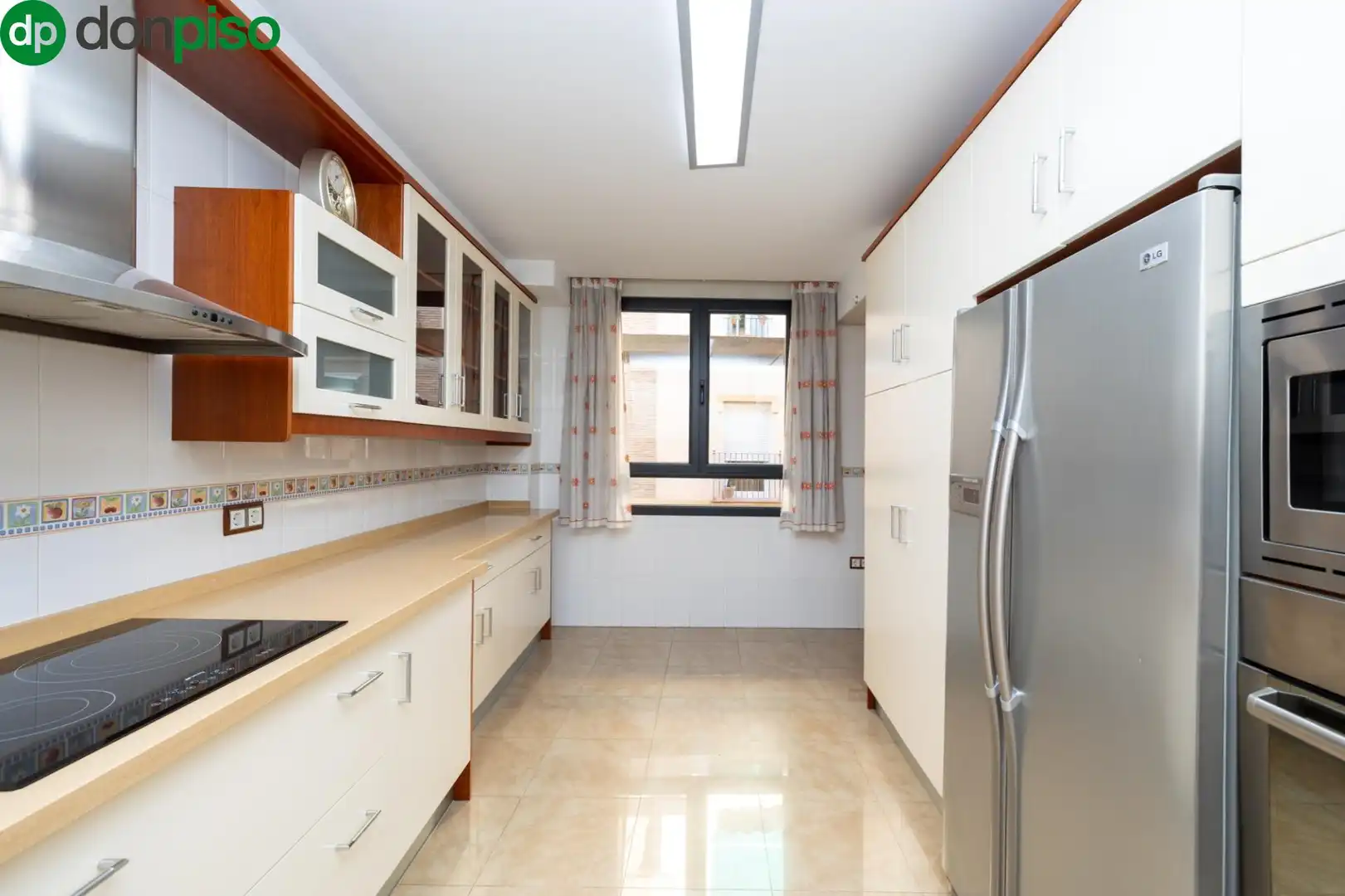 Kitchen of Houses for sale in Granada  with Air Conditioner, Heating and Terrace