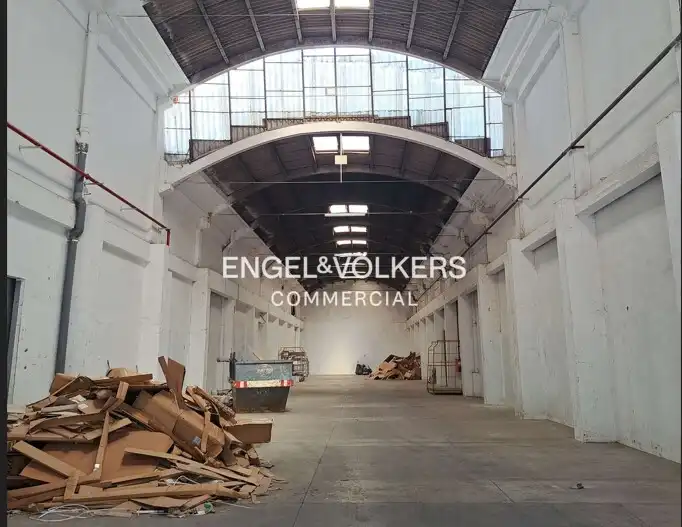 Fabrikhallen zur Miete in L'Hospitalet de Llobregat