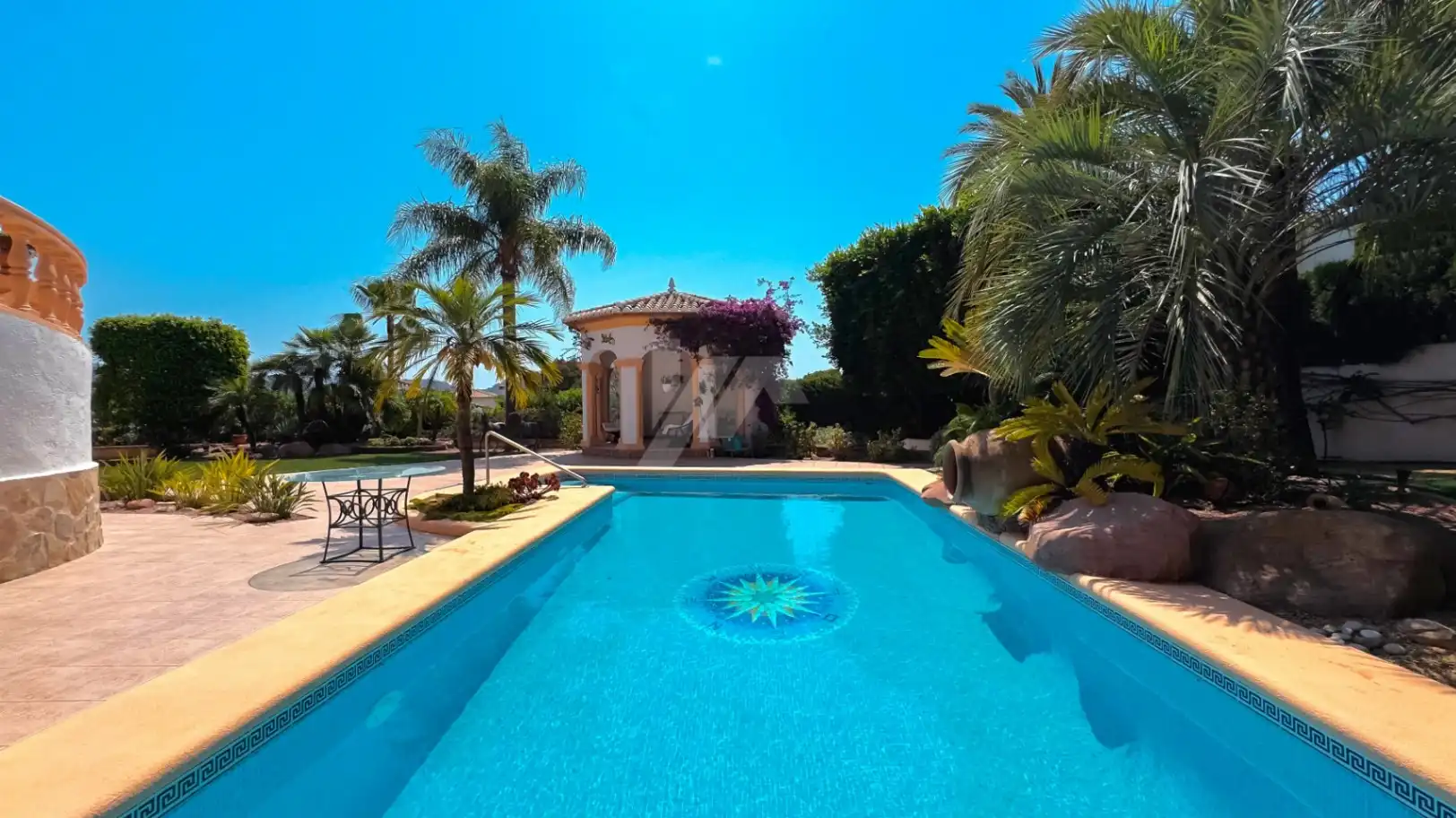 Piscina de Casa o chalet en venta en Moraira con Aire acondicionado, Calefacción y Jardín privado