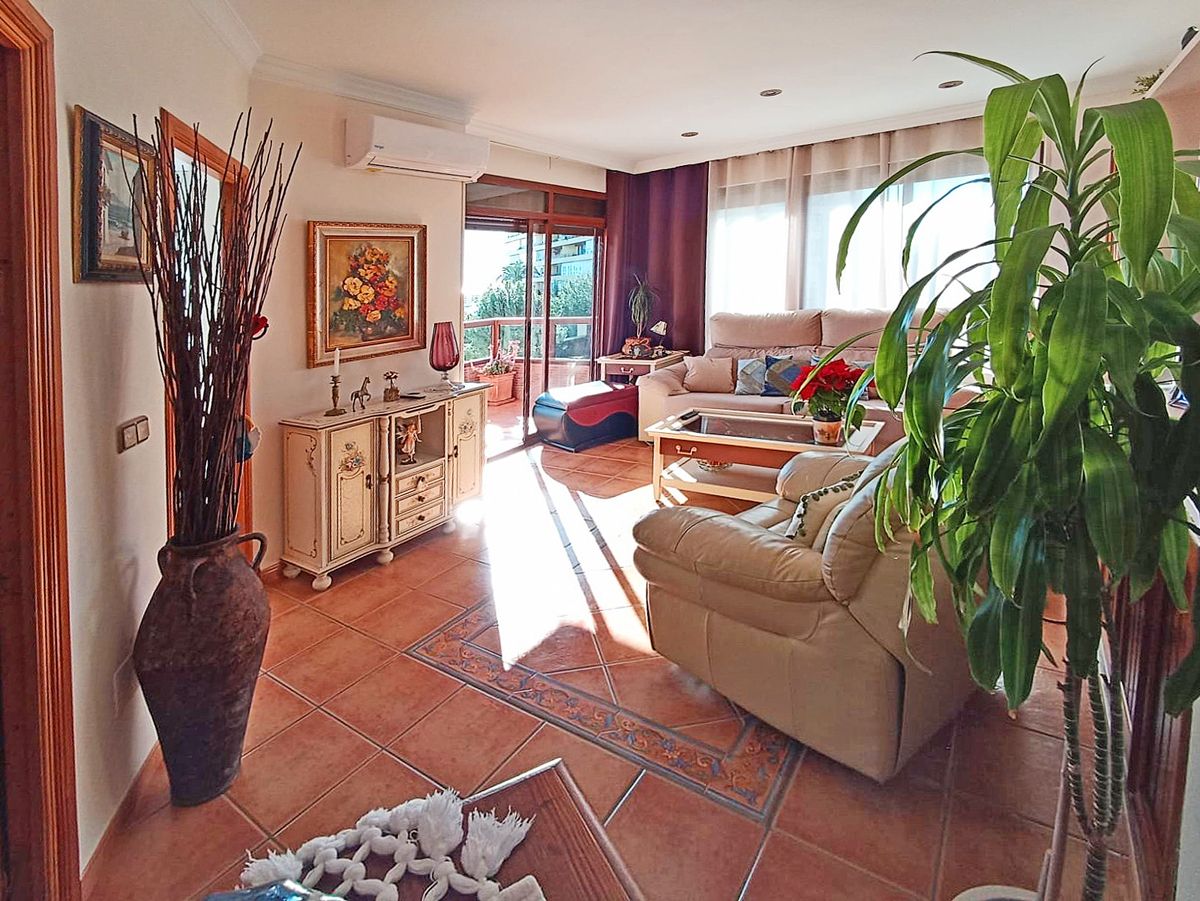 Living room of Flat for sale in Torremolinos  with Air Conditioner, Terrace and Furnished