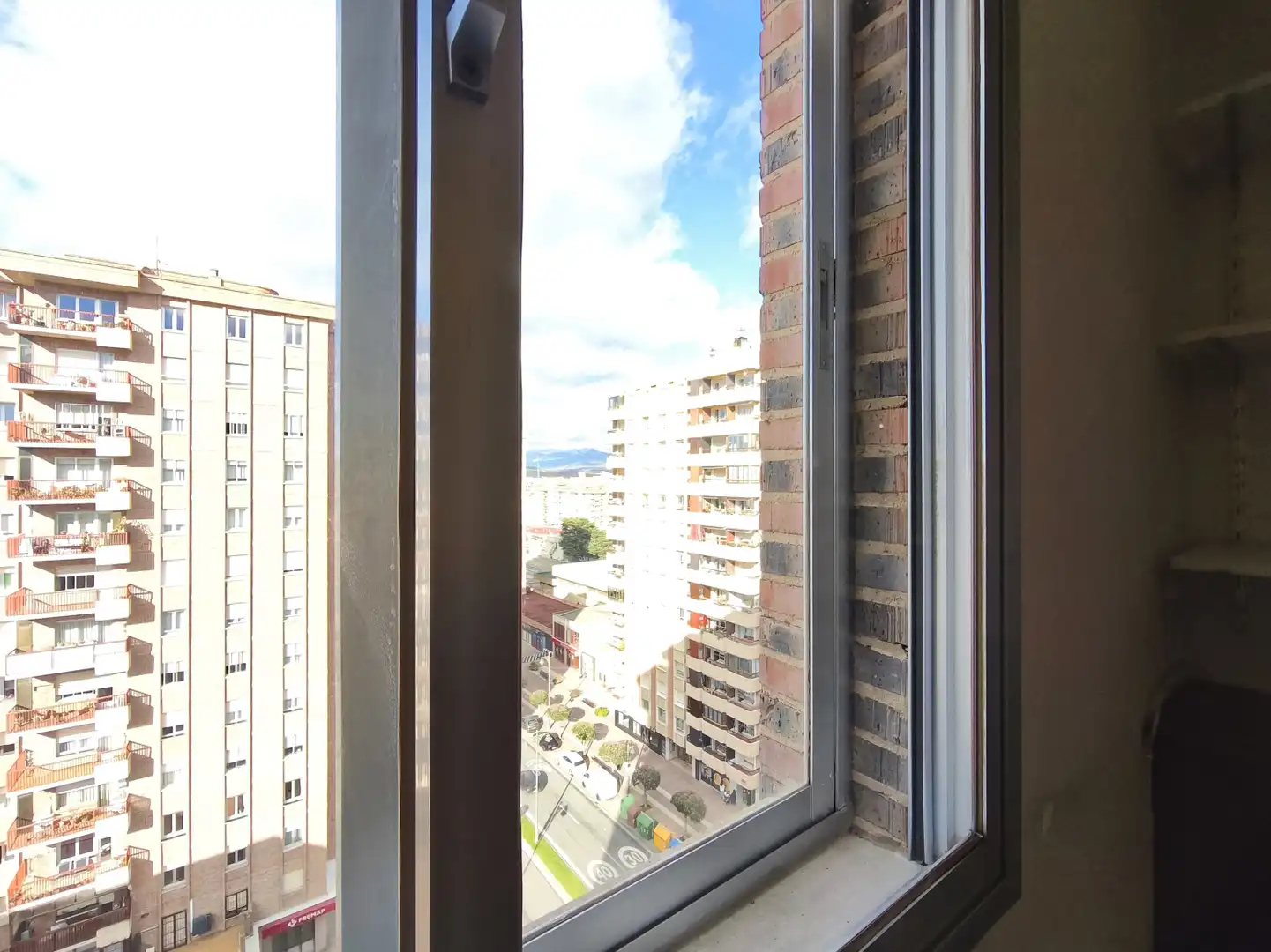 Habitación de Piso en venta en  Logroño con Calefacción, Terraza y Balcón