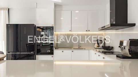 Exclusiva villa contemporánea en Montgat con piscina, jacuzzi, ascensor, garaje para tres vehículos y vistas panorámicas al mar, m, imatge 4