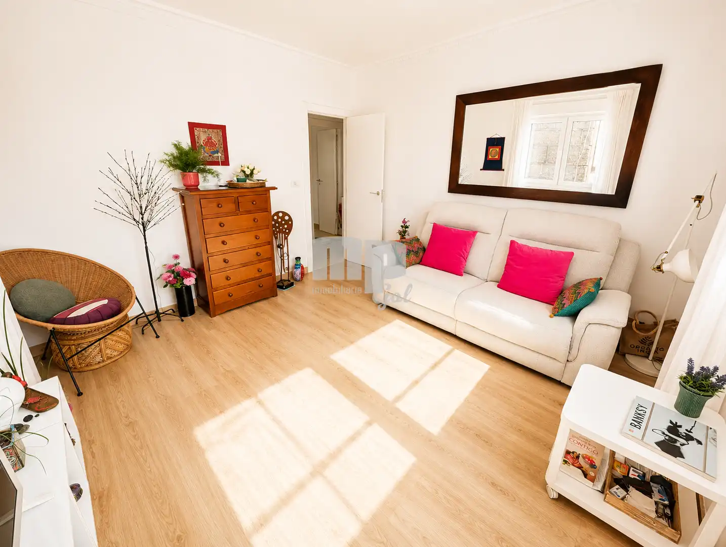 Sala d'estar de Casa o xalet en venda en Cangas  amb Calefacció, Jardí privat i Parquet