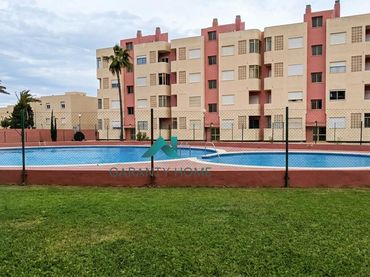 Pis amb balcó en venda a Zona Galúa - Calnegre